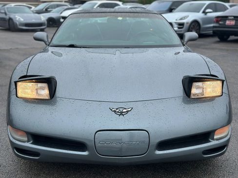 Used 2004 Chevrolet Corvette Coupe w/ Preferred Equipment Group RWD image 4