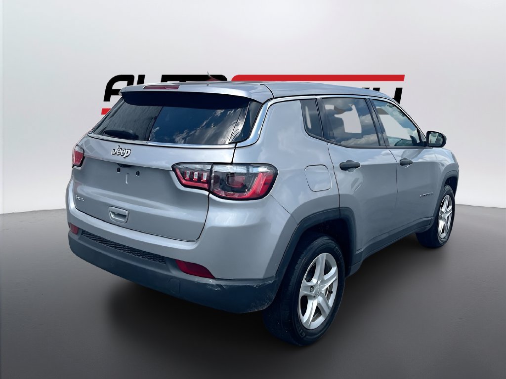 Used 2023 Jeep Compass Sport AWD/4WD image 7