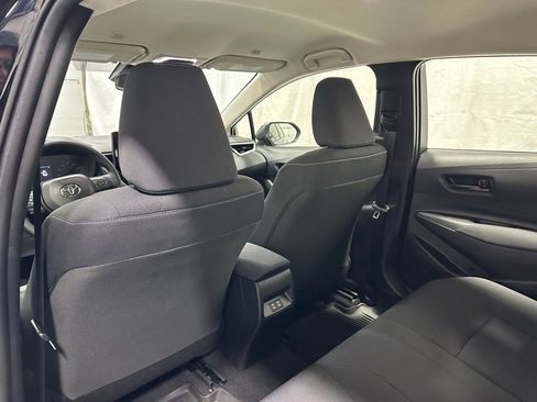 Used 2025 Toyota Corolla LE image 45