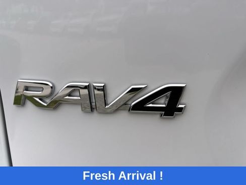 Used 2023 Toyota RAV4 XLE w/ Convenience Package FWD image 38