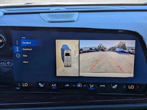 New 2026 Chevrolet Traverse Z71 image 12