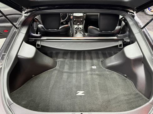 Used 2009 Nissan 370Z Touring RWD image 9