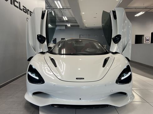 Used 2024 McLaren 750S Spider image 29