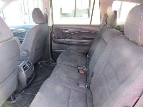 Used 2018 Honda Pilot EX image 19