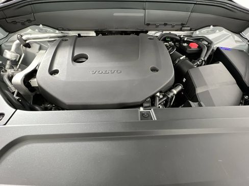 New 2026 Volvo XC90 B6 Plus w/ Protection Package Premier AWD/4WD image 18