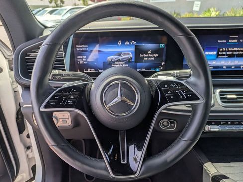 Used 2025 Mercedes-Benz GLS 450 4MATIC image 23