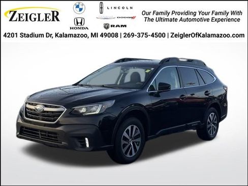 Used 2022 Subaru Outback Premium image 1