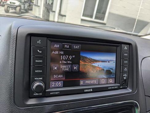 Used 2020 Dodge Grand Caravan SE w/ UConnect Hands-Free Group FWD image 23