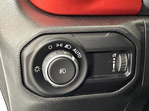 Used 2023 Jeep Wrangler Unlimited Rubicon w/ LED Lighting Group AWD/4WD image 23