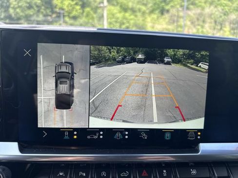 Used 2022 Chevrolet Silverado 1500 LTZ AWD/4WD image 21
