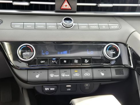 Certified 2025 Hyundai Elantra SEL FWD image 21