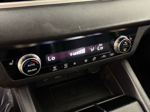 Used 2024 Mitsubishi Outlander SE image 31