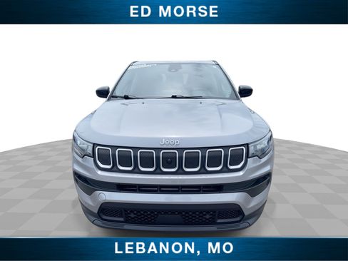 Used 2022 Jeep Compass Latitude w/ Convenience Group AWD/4WD image 3