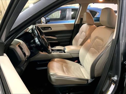 Used 2022 Nissan Pathfinder Platinum w/ Lighting Package (N93) image 7