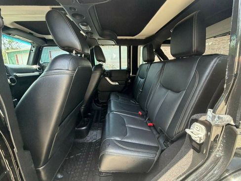 Used 2017 Jeep Wrangler Unlimited Sahara w/ Max Tow Package AWD/4WD image 12