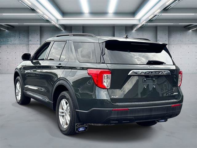 Used 2023 Ford Explorer XLT AWD/4WD image 6