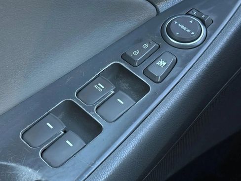 Used 2013 Hyundai Sonata SE FWD image 23
