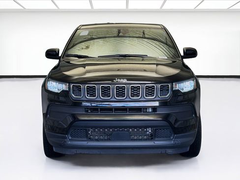 Used 2024 Jeep Compass Sport image 2