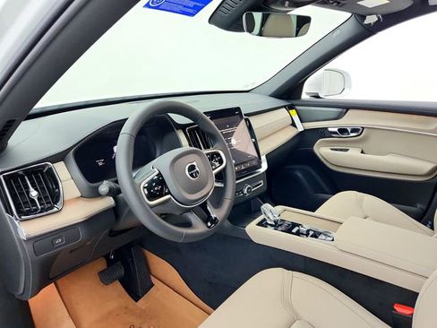 New 2026 Volvo XC90 B6 Plus w/ Protection Package Premier image 20