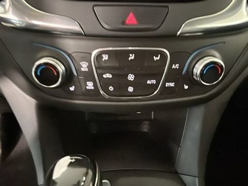 Used 2019 Chevrolet Equinox LT FWD image 22