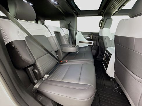 Used 2024 GMC Hummer EV 2X image 29