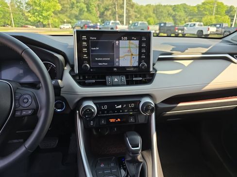 Used 2019 Toyota RAV4 Limited AWD/4WD image 22