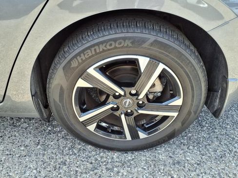 Used 2024 Nissan Sentra SV FWD image 20