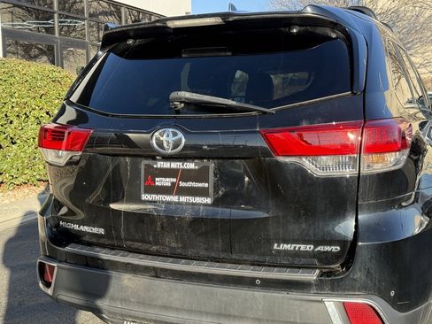 Used 2018 Toyota Highlander Limited image 36