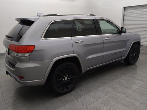 Used 2018 Jeep Grand Cherokee Overland AWD/4WD image 10