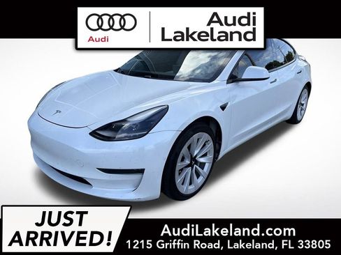 Used 2021 Tesla Model 3 Standard Range Plus RWD image 1