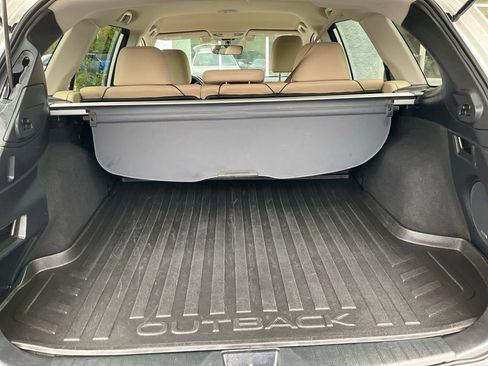 Used 2019 Subaru Outback 2.5i Limited w/ Popular Package #2 image 24