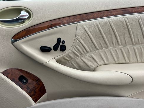 Used 2007 Mercedes-Benz CLK 350 Cabriolet image 18