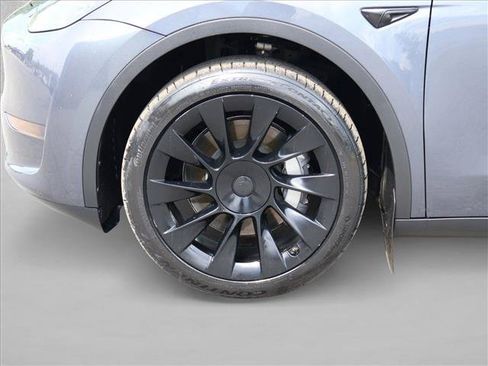 Used 2023 Tesla Model Y Long Range AWD/4WD image 29