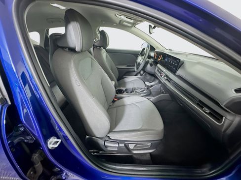 Used 2025 Kia K4 LXS image 31