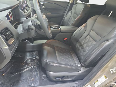 Used 2026 Nissan Rogue Platinum w/ Platinum Premium Package AWD/4WD image 15
