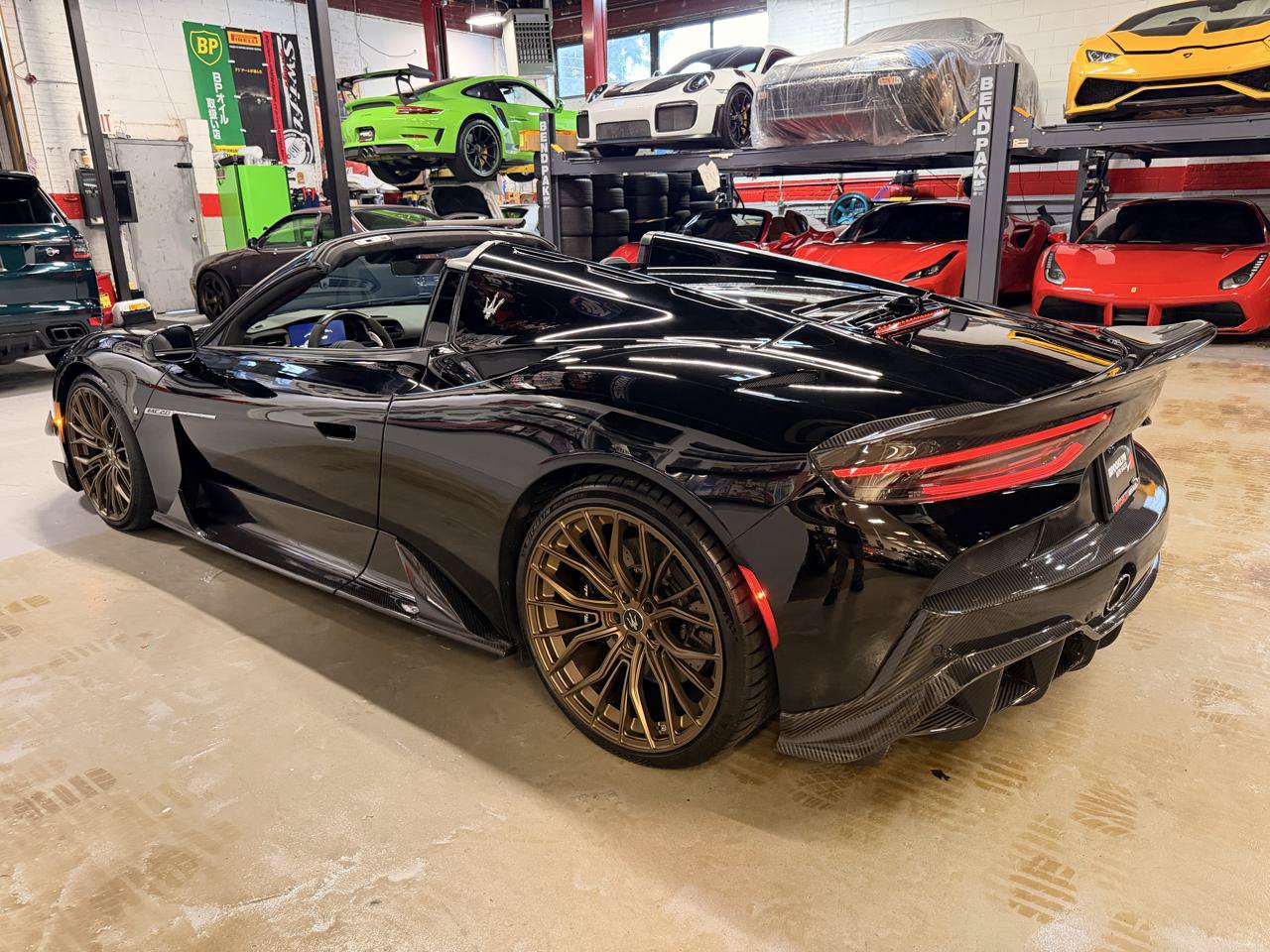 Used 2023 Maserati MC20 Spyder RWD image 9