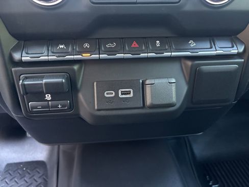 Certified 2023 Chevrolet Silverado 1500 W/T w/ Z71 Off-Road Package image 36