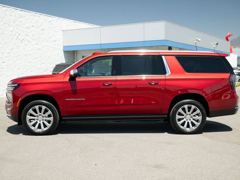 New 2025 Chevrolet Suburban Premier image 6