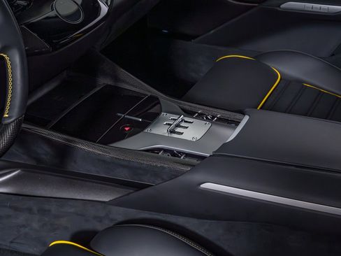 Used 2024 Ferrari Purosangue image 21