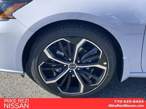 New 2025 Nissan Altima 2.5 SR w/ SR Premium Package image 7