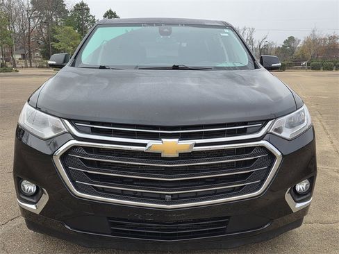 Used 2020 Chevrolet Traverse Premier image 2