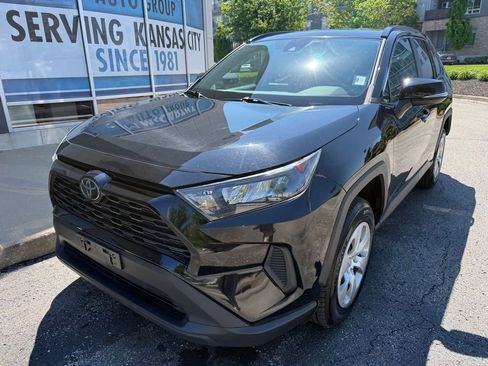 Used 2020 Toyota RAV4 LE w/ All Weather Liner Package AWD/4WD image 9