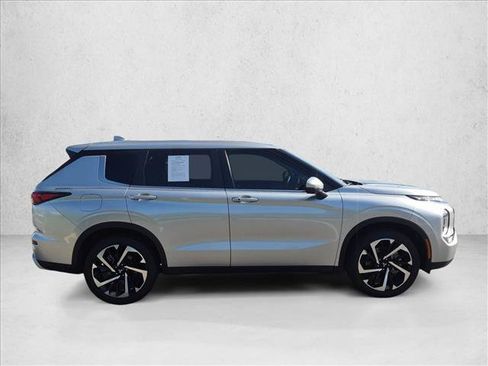 Used 2024 Mitsubishi Outlander SE FWD image 4