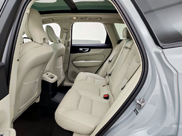 New 2026 Volvo XC60 T8 Ultra w/ Protection Package Premier AWD/4WD image 28