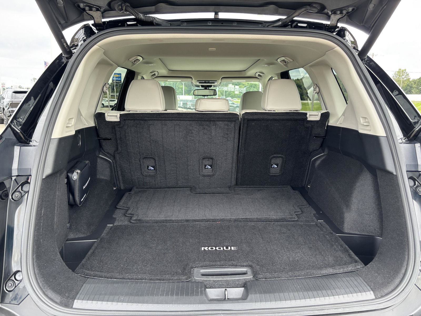 Used 2023 Nissan Rogue SL w/ SL Premium Package AWD/4WD image 9