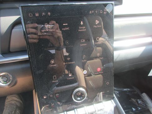New 2027 GMC Terrain Elevation w/ Elevation Premium Package FWD image 16