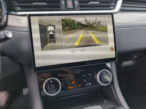 New 2026 Jaguar F-PACE R-Dynamic S image 21