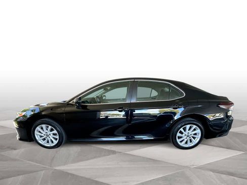 Used 2023 Toyota Camry LE FWD image 5