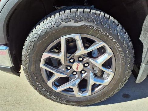 New 2026 GMC Sierra 1500 SLT image 22