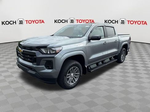 Used 2024 Chevrolet Colorado LT w/ LT Convenience Package II AWD/4WD image 3